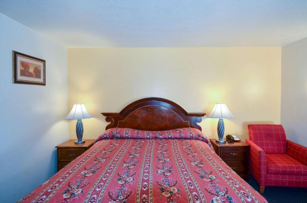 Beyond Stay Hotel Victorville Downtown Екстер'єр фото