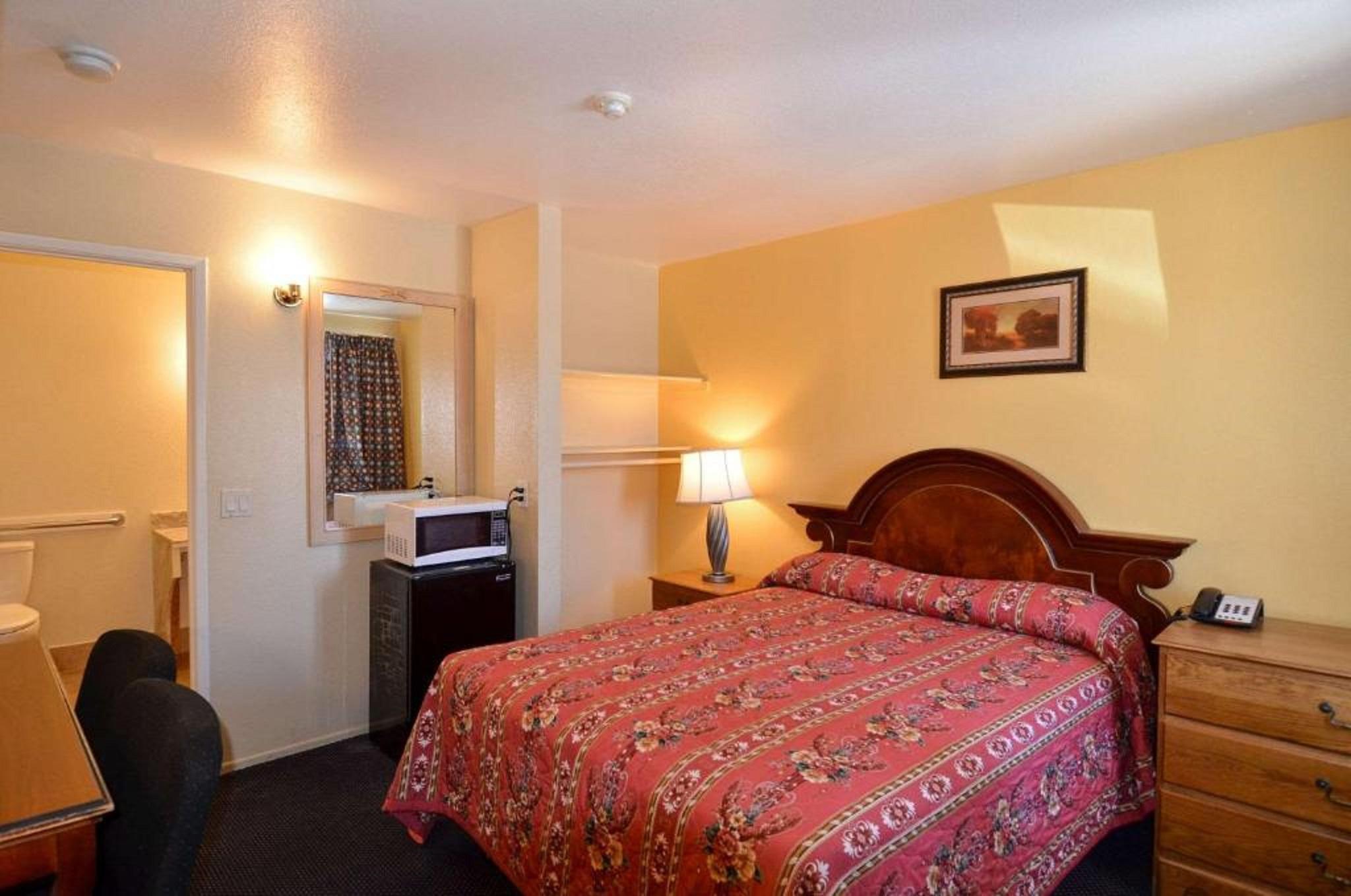 Beyond Stay Hotel Victorville Downtown Екстер'єр фото