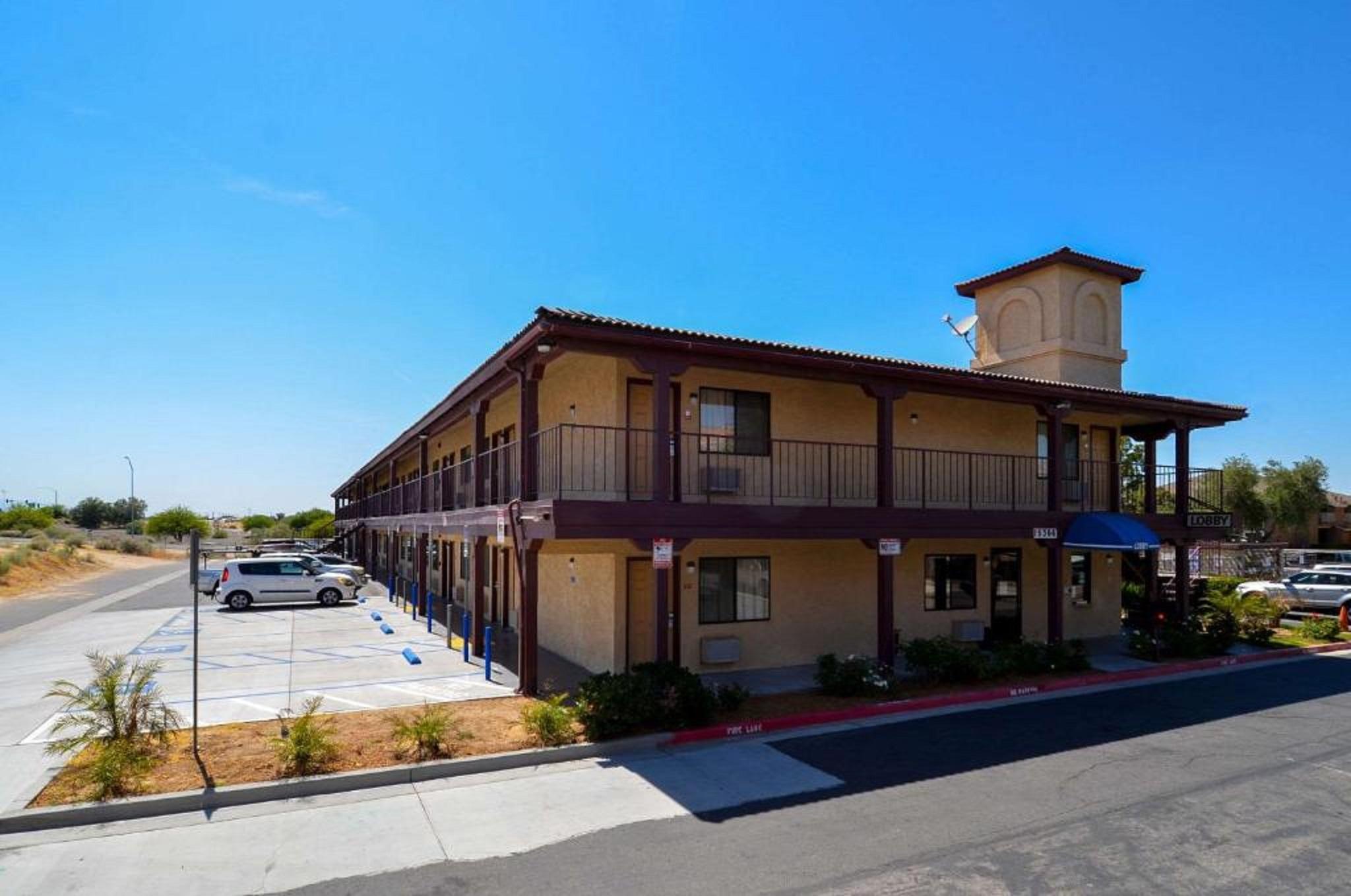 Beyond Stay Hotel Victorville Downtown Екстер'єр фото