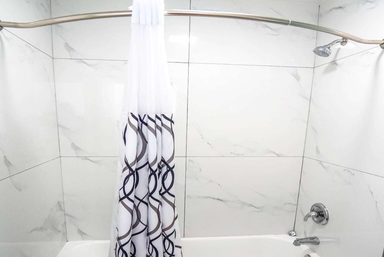 Beyond Stay Hotel Victorville Downtown Екстер'єр фото