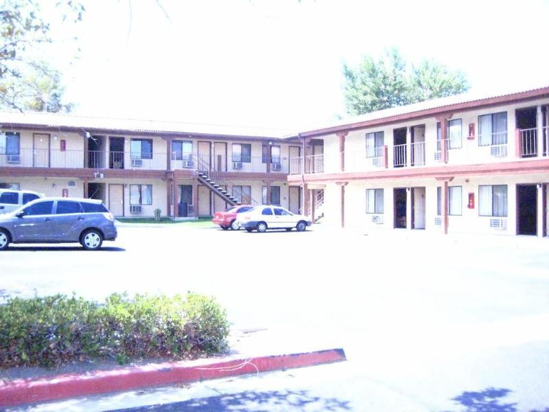 Beyond Stay Hotel Victorville Downtown Екстер'єр фото